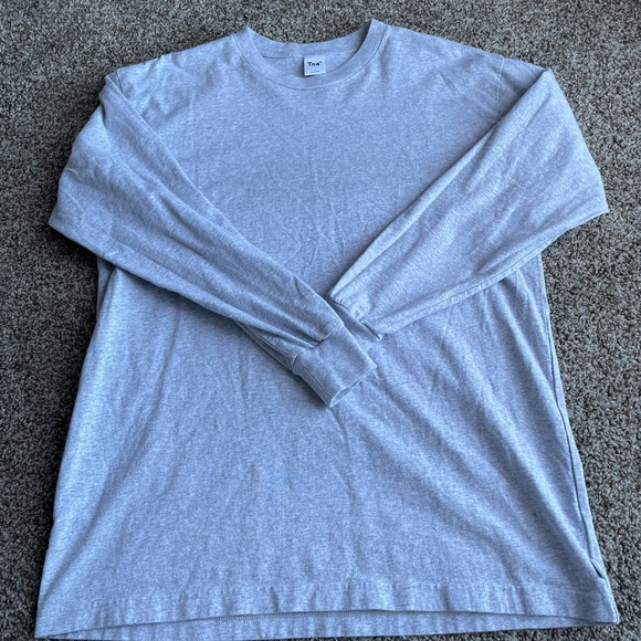 Aritzia Oversized Long Sleeve - Picture 3 of 4